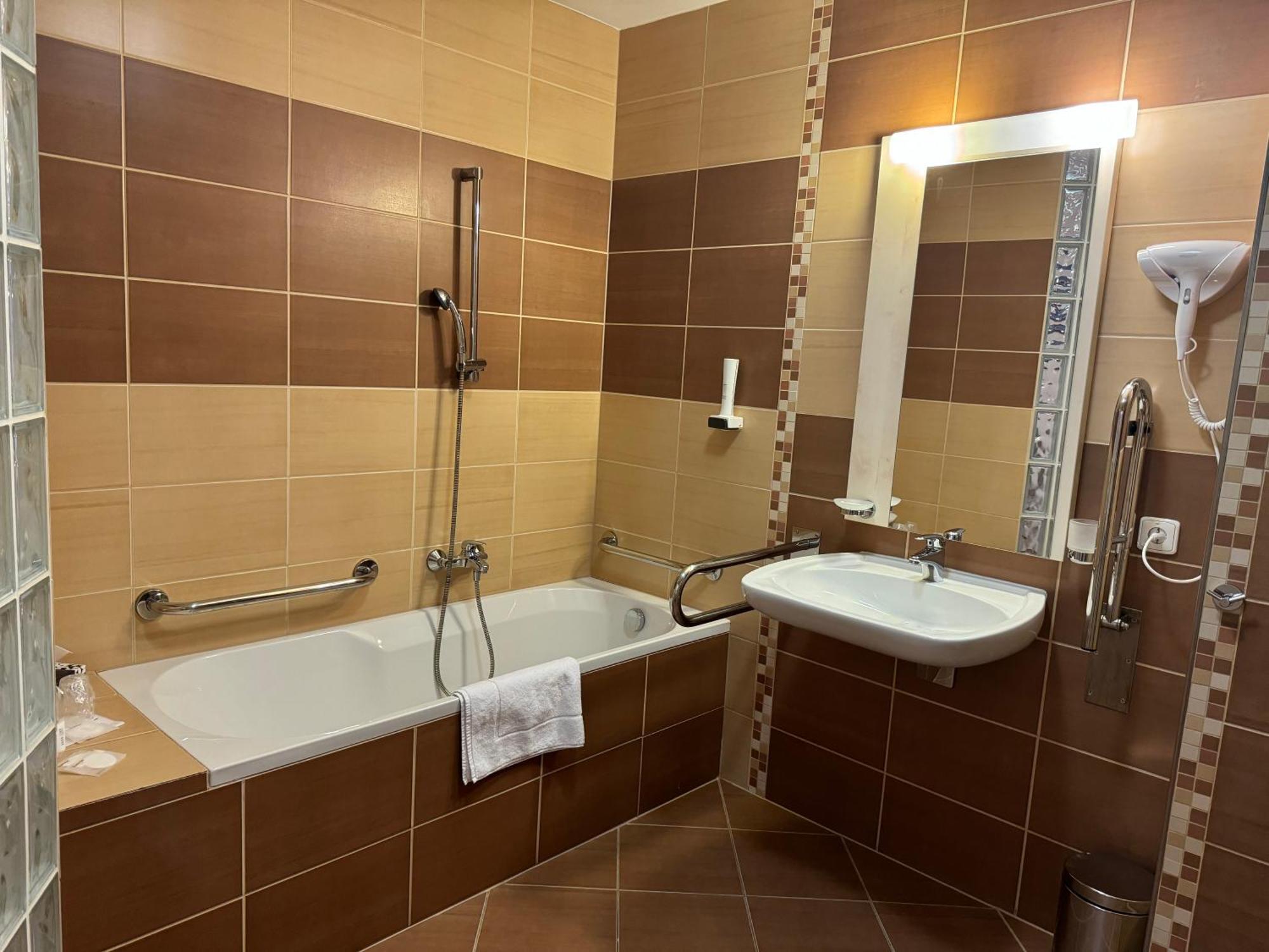 Apartment With Mountain View In Hotel Crocus, Štrbské Pleso 外观 照片