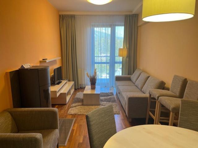 Apartment With Mountain View In Hotel Crocus, Štrbské Pleso 外观 照片